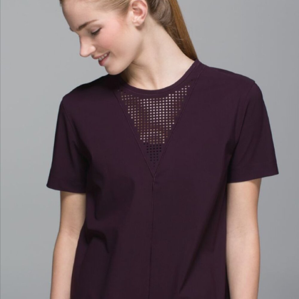 Lululemon Perfectly Perfed Tee sz M Black Cherry